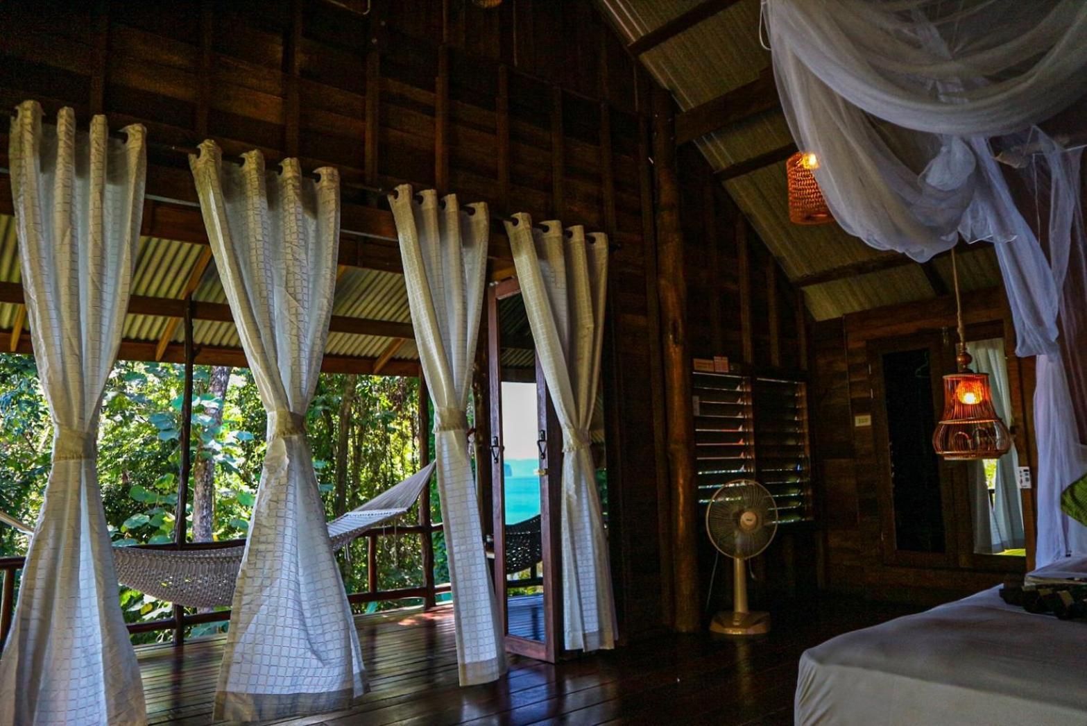 Hillhouse - Koh Yao Noi Bed & Breakfast Bagian luar foto