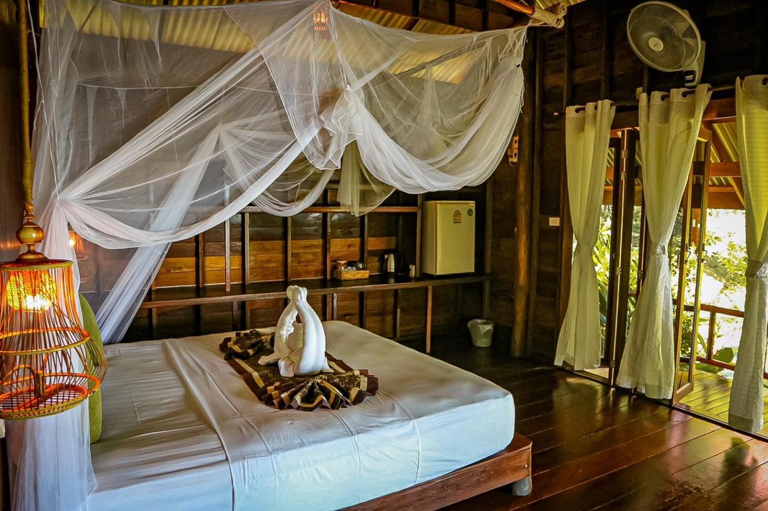 Hillhouse - Koh Yao Noi Bed & Breakfast Bagian luar foto