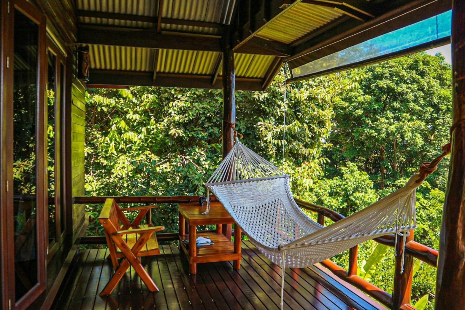 Hillhouse - Koh Yao Noi Bed & Breakfast Bagian luar foto