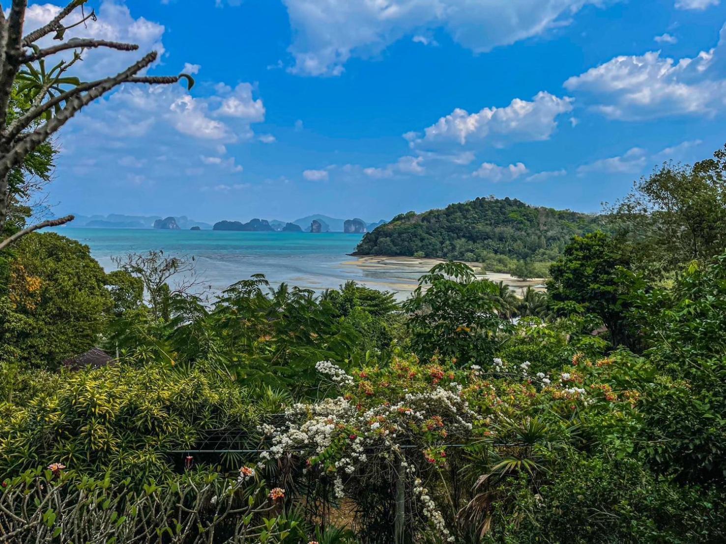 Hillhouse - Koh Yao Noi Bed & Breakfast Bagian luar foto