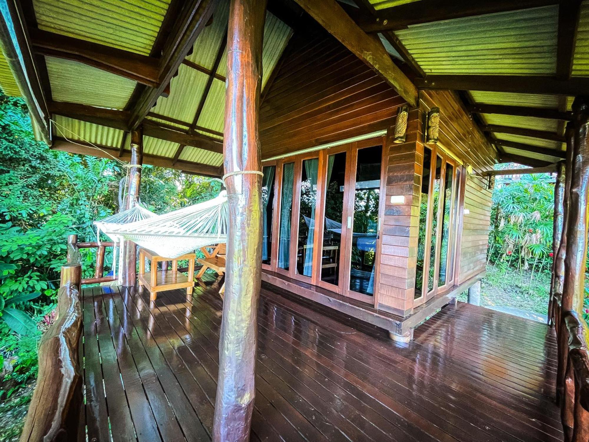 Hillhouse - Koh Yao Noi Bed & Breakfast Bagian luar foto