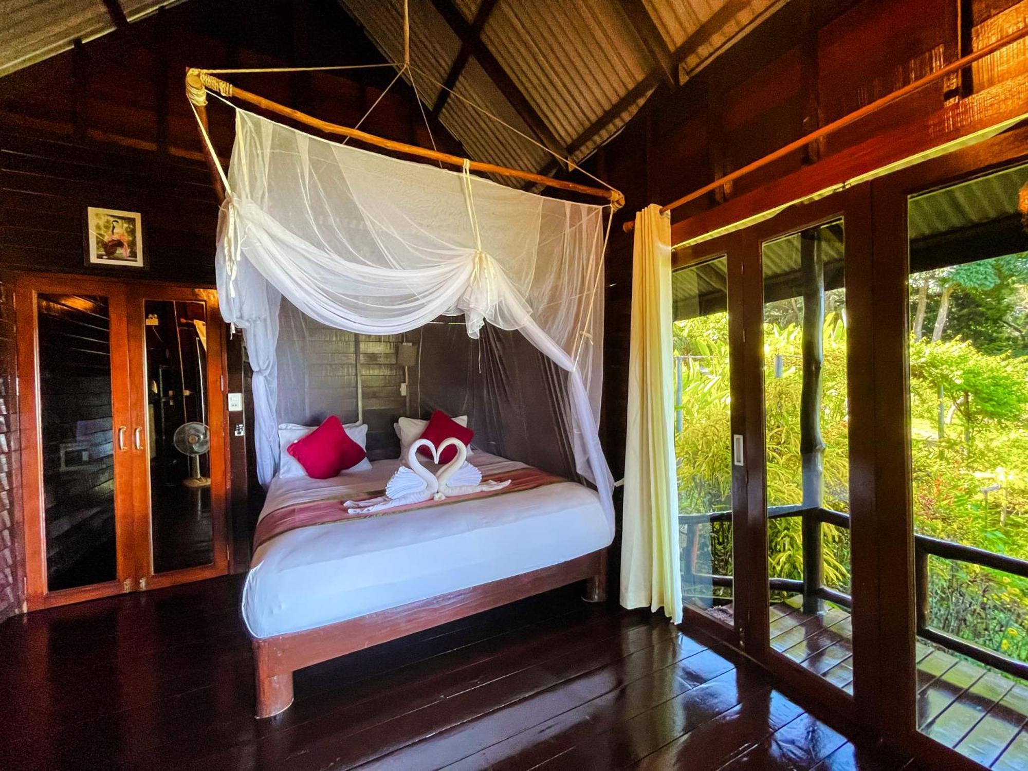 Hillhouse - Koh Yao Noi Bed & Breakfast Bagian luar foto
