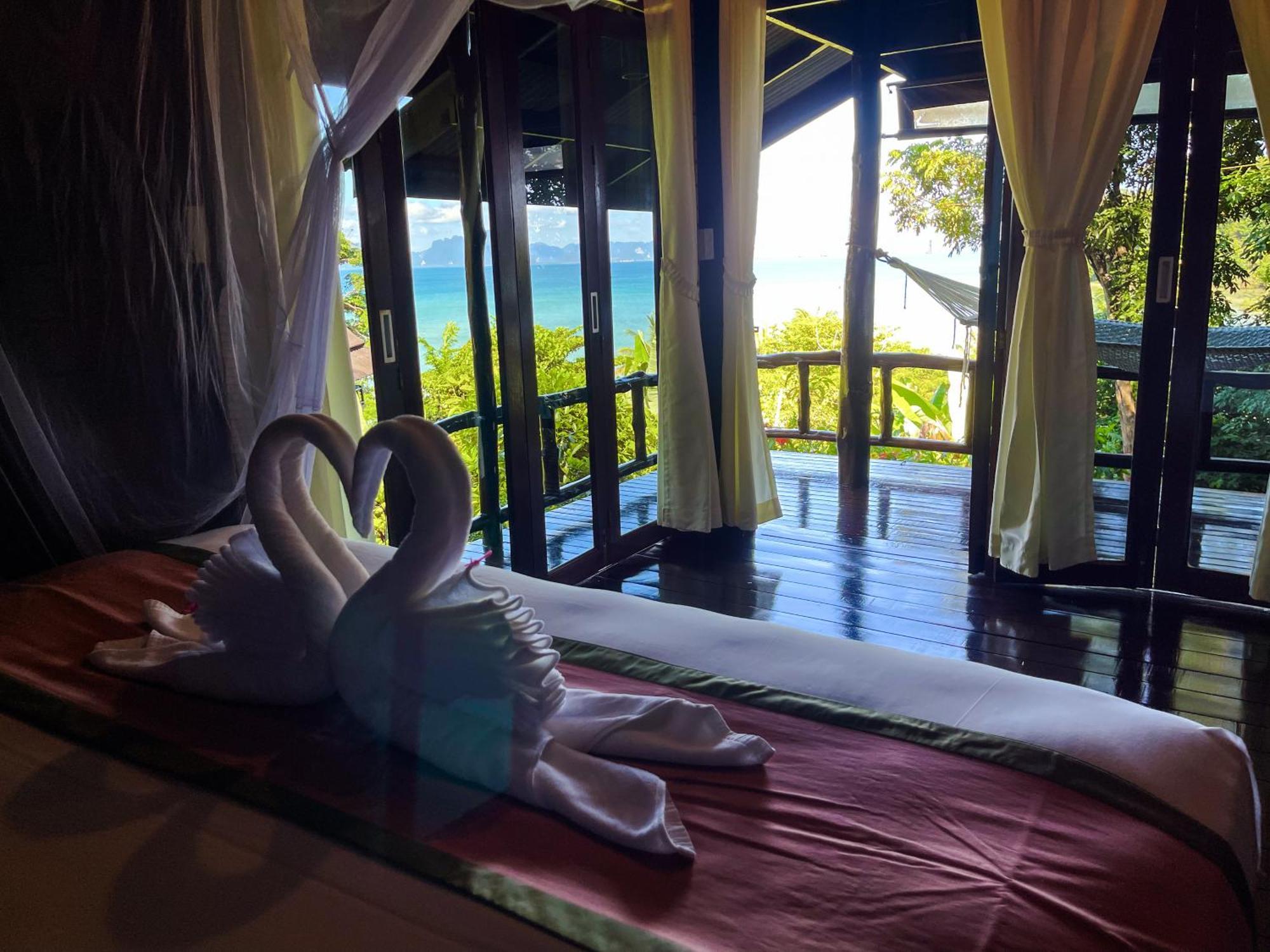 Hillhouse - Koh Yao Noi Bed & Breakfast Bagian luar foto