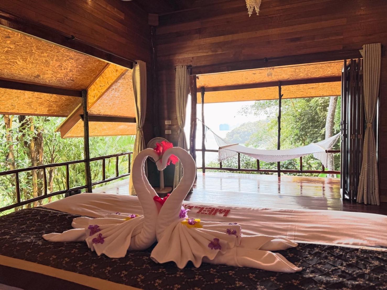 Hillhouse - Koh Yao Noi Bed & Breakfast Bagian luar foto